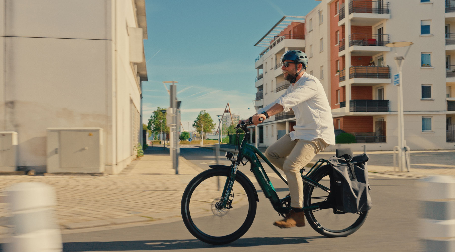 À vous la polyvalence avec ce vélo à assistance électrique SUV pour Sport Utilité Vélo  27.5